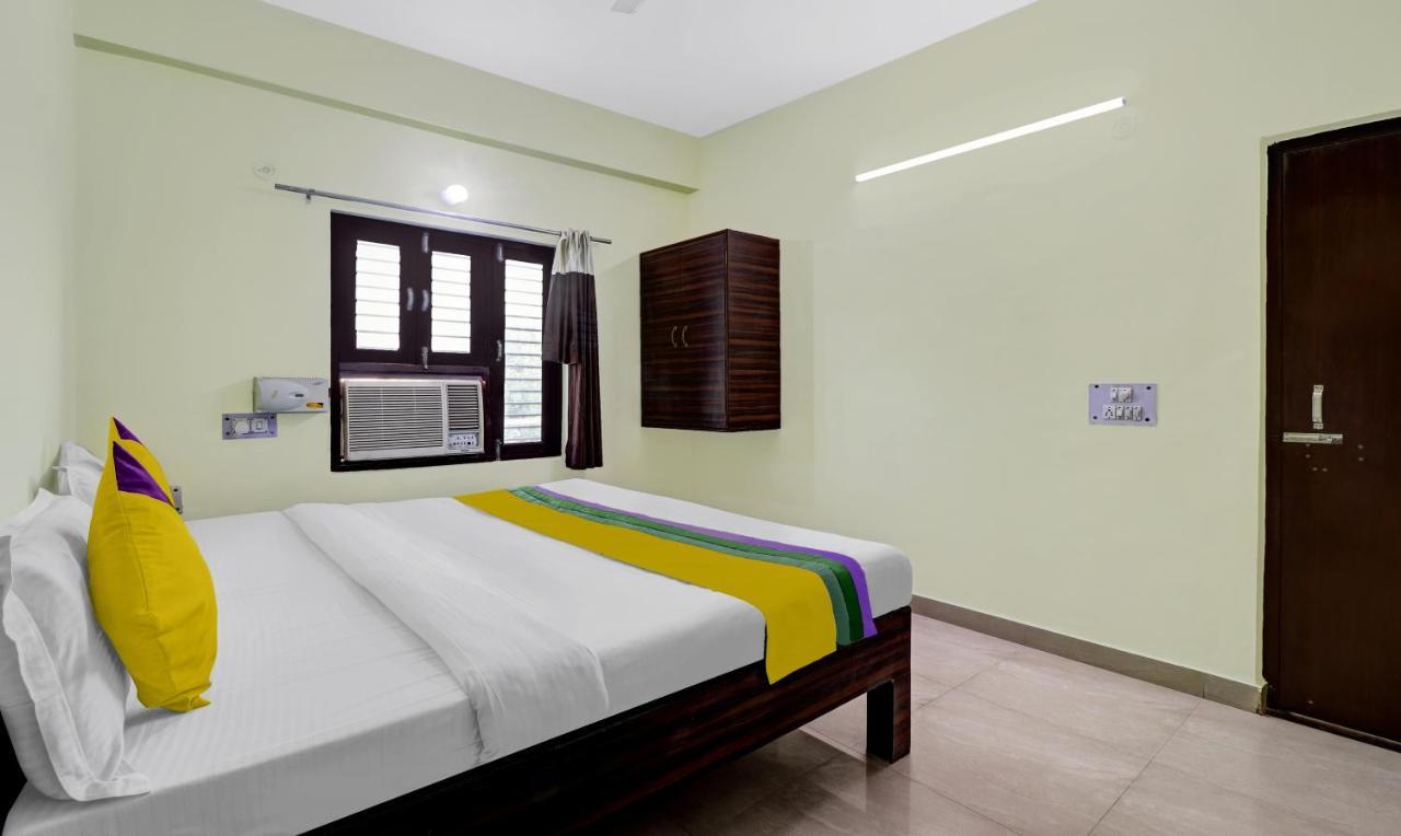 Hotel Pragati Palace Mathura Ngoại thất bức ảnh