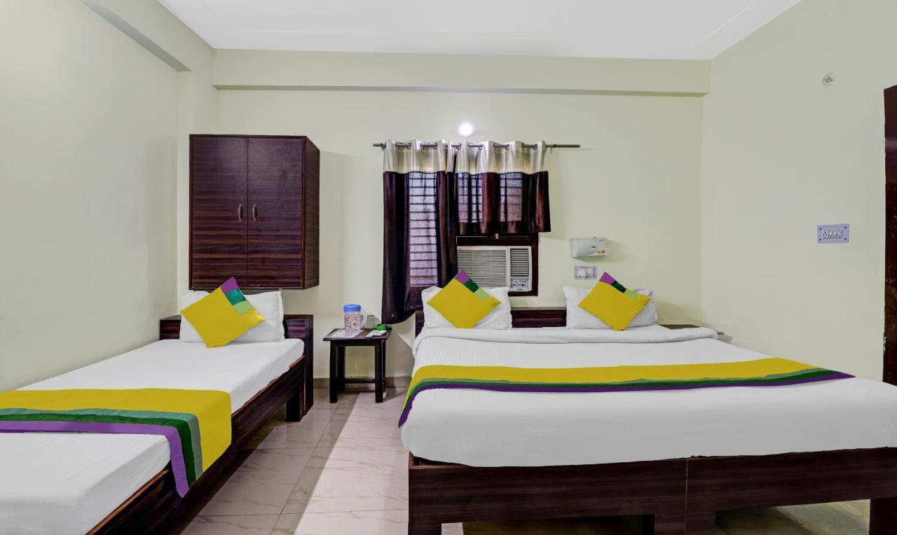 Hotel Pragati Palace Mathura Ngoại thất bức ảnh