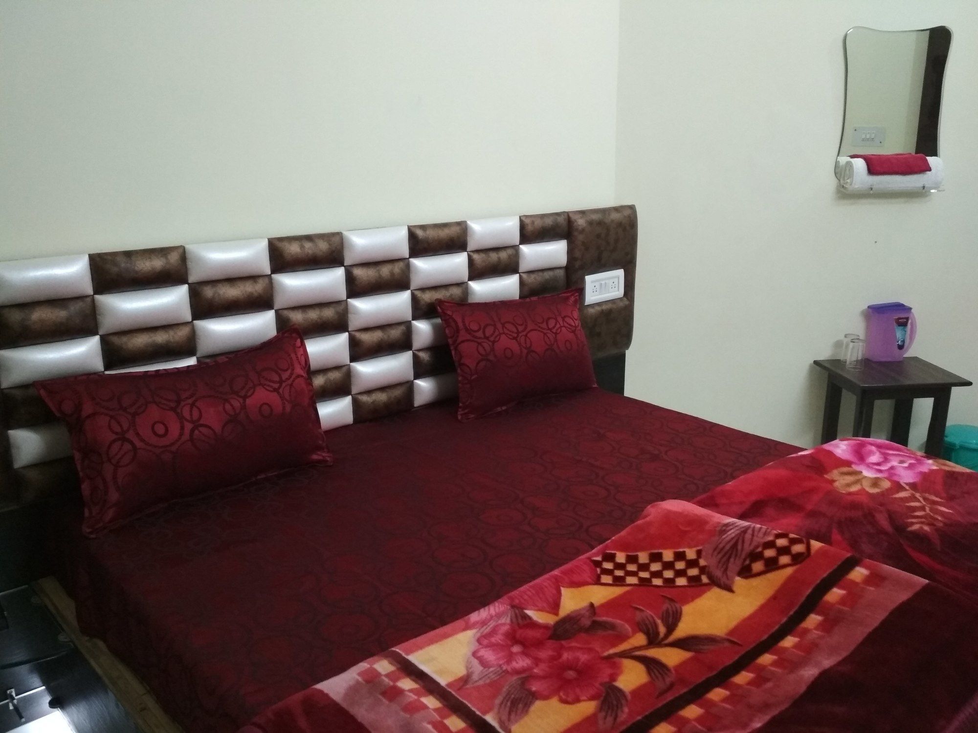 Hotel Pragati Palace Mathura Ngoại thất bức ảnh